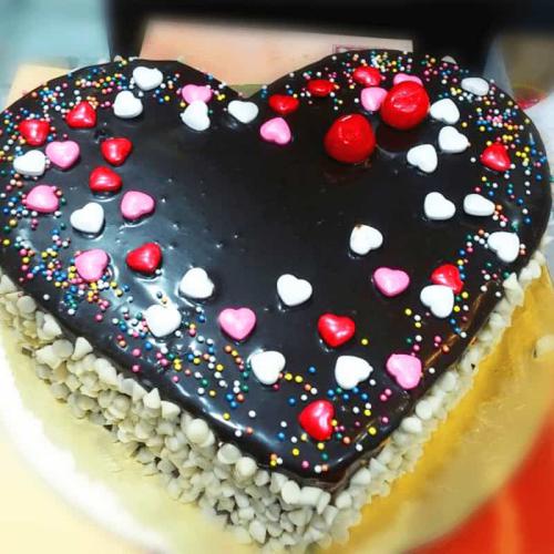 Valentine Chocolate Heart Cake Half kg. Buy Valentine Chocolate Heart Cake  online - WarmOven